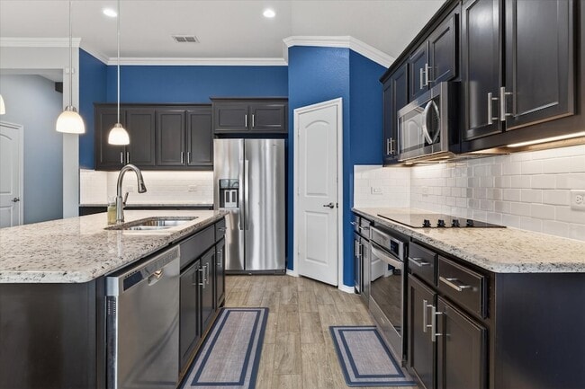 Building Photo - 628 Presidio St