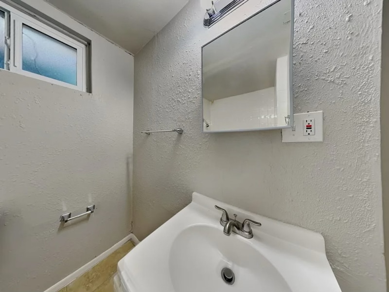 Building Photo - 5437 Crystal St