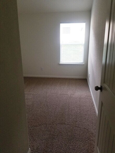 Building Photo - 3810 Flat Rock Mountain Dr