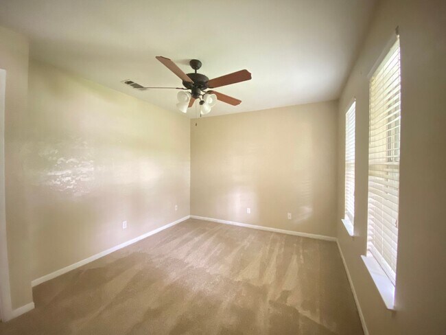 Building Photo - *PENDING* Corner Lot Rental in Harker Heights