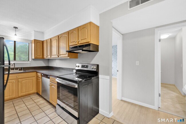 Building Photo - 3 Murphys Ln