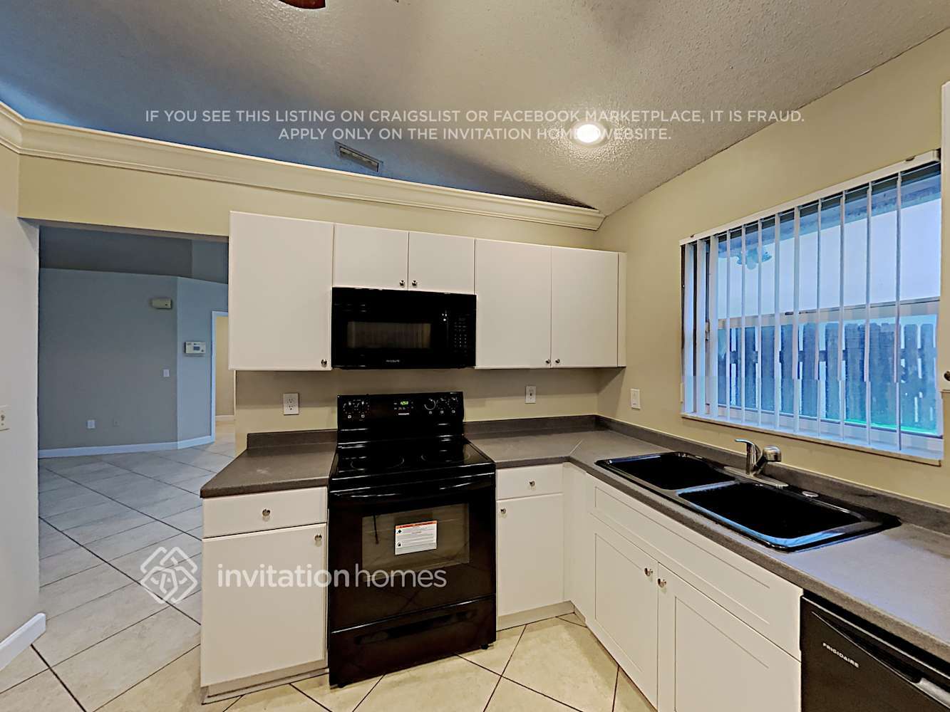 Building Photo - 12152 NW 35th Pl