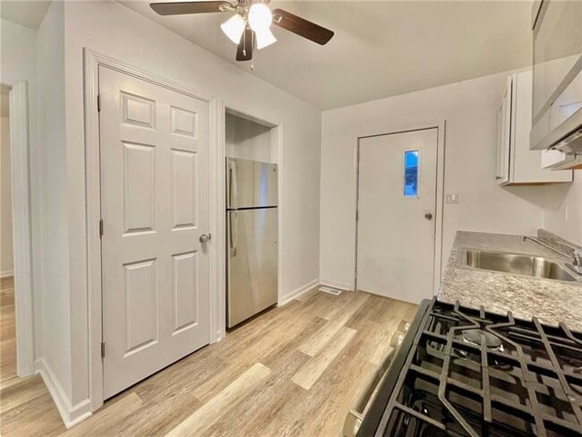 Building Photo - 860 Pennsylvania Ave