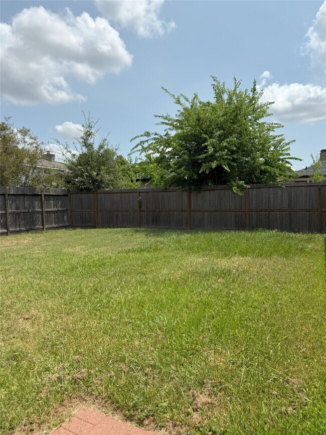 Building Photo - 21430 Park Green Dr