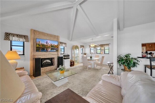 Building Photo - 1011 SE 40th St