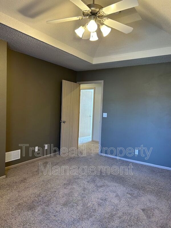 Building Photo - 8671 NE 97th St