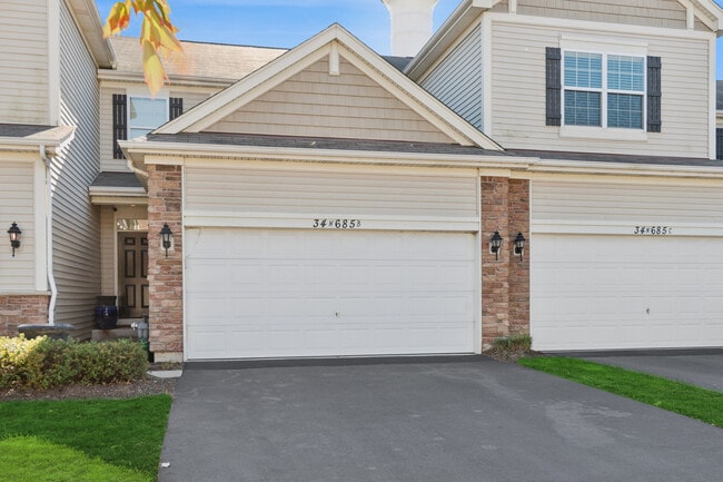 Building Photo - 34W685 Roosevelt Ave