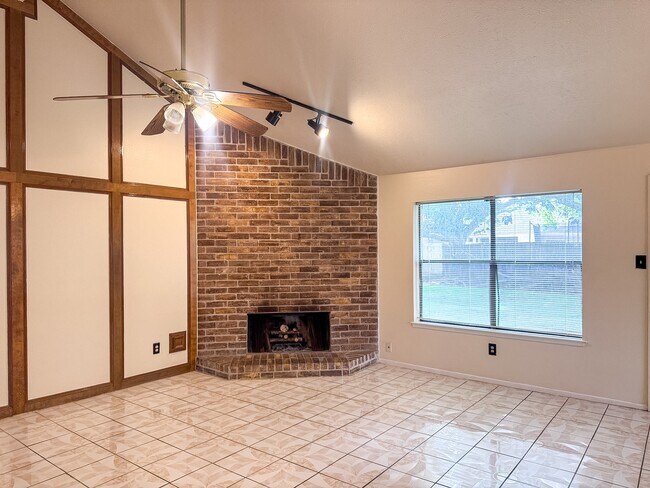 Building Photo - 14418 Moorfield Dr