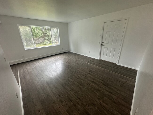Building Photo - 3404 Thompson Ave