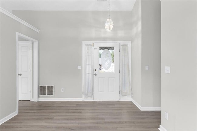 Building Photo - 2110 Racquet Club Cir NW