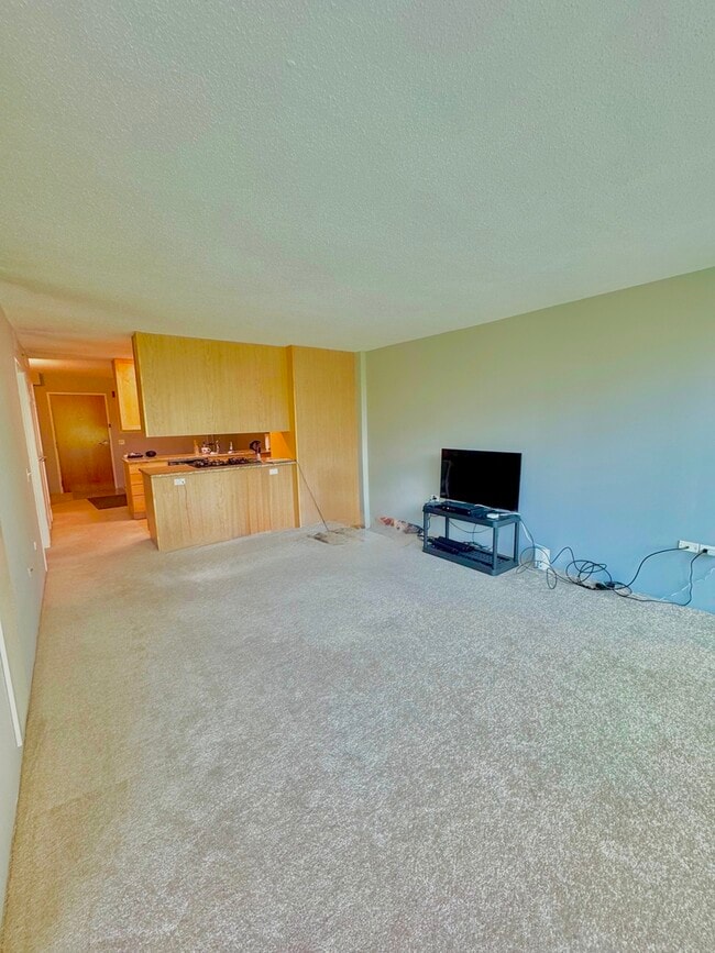 Building Photo - 9655 Woods Dr