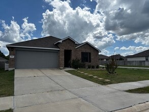 Building Photo - 4 Bedroom House in Rockbridge