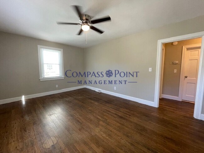 Building Photo - Newly Renovated Just For You!