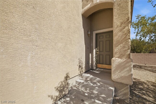 Building Photo - 528 Round Reign Ave