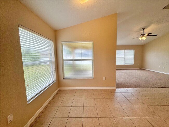 Building Photo - 140 Mandolin Dr