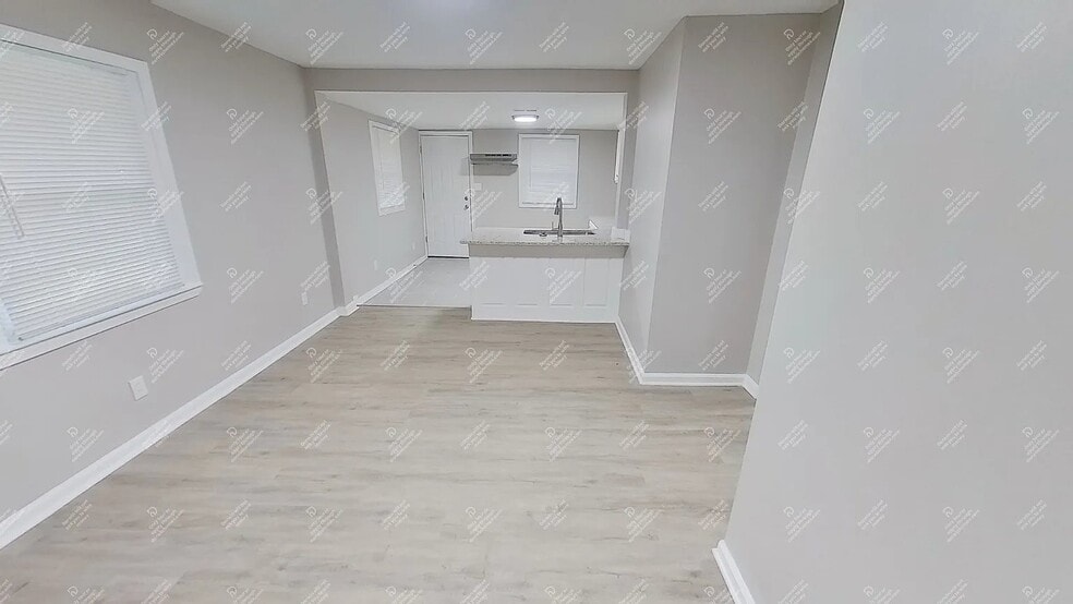 Building Photo - 155 Richmond St