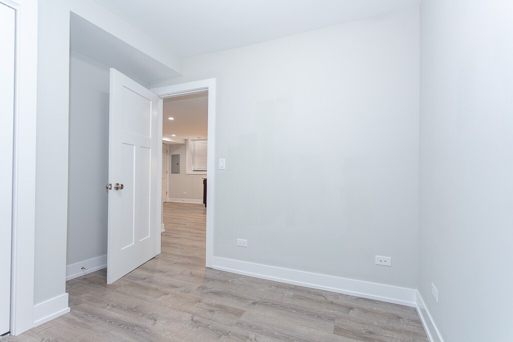 Building Photo - 912 Crain St