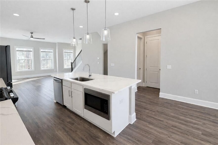 Building Photo - 1375 Walking Wy