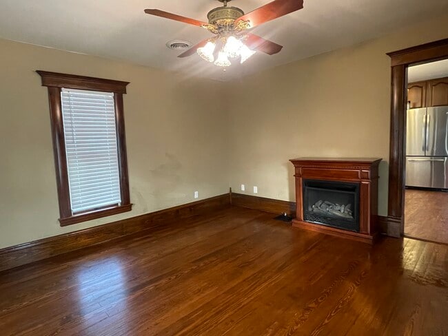 Building Photo - 322 Chestnut St