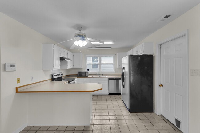 Building Photo - 108 Luke Ct