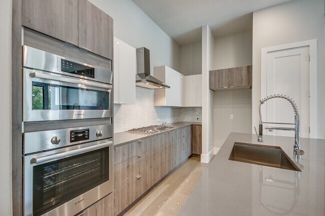 Building Photo - 1615 Wheeler Ave