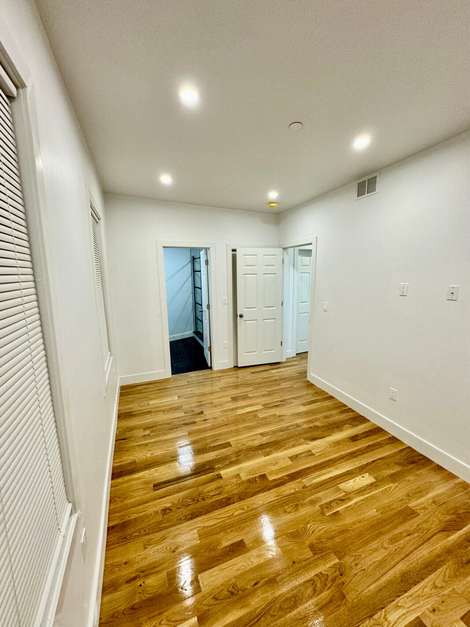 Building Photo - 74 Corona St