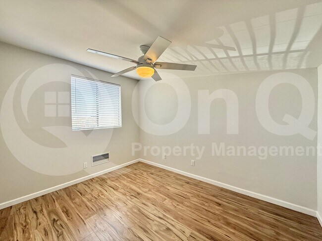 Building Photo - 11602 E Manana Rd