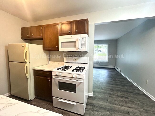 Building Photo - 1350 Kendall St SE