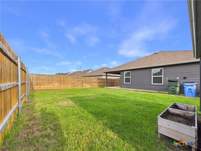 Building Photo - 1012 Betsy Dr