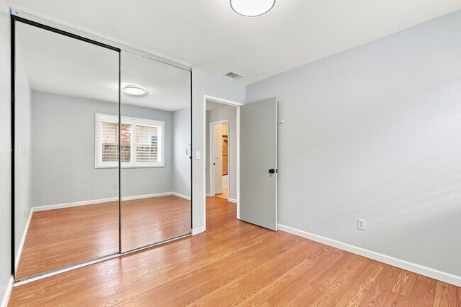 Building Photo - 33588 Bardolph Cir