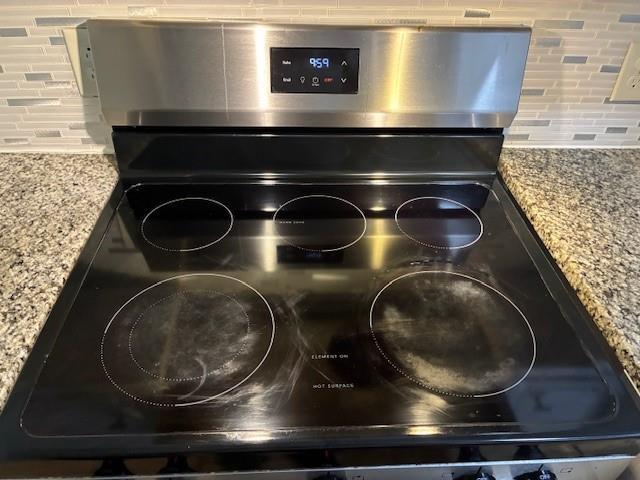 Building Photo - 425 S Oak St