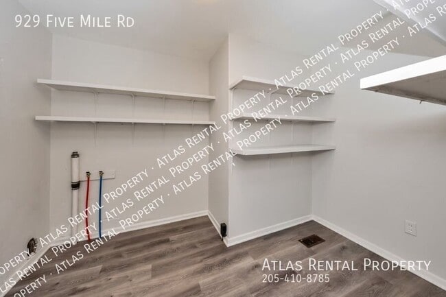 Building Photo - 929 5 Mile Rd