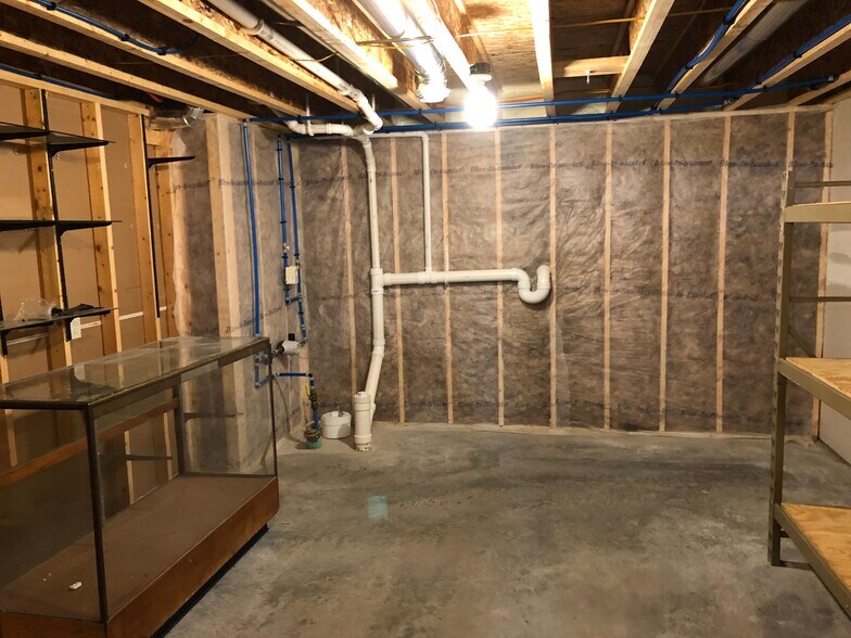 Building Photo - 1107 Hansen St