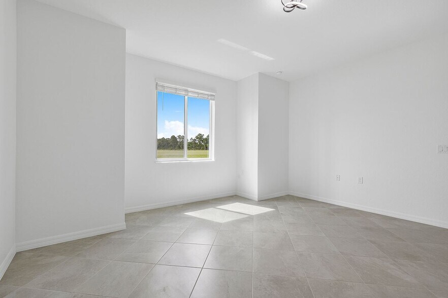 Building Photo - 15185 Bluffton Ln