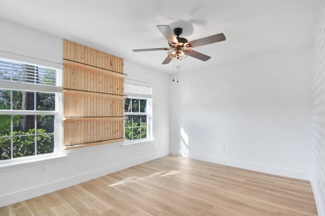 Building Photo - 101 Azalea Rd