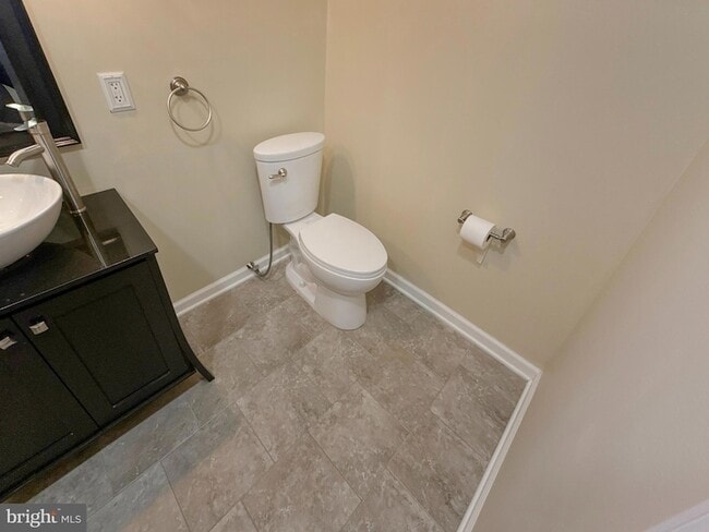 Building Photo - 133 N Line Rd