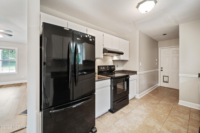 Building Photo - 130 Broadleaf Dr