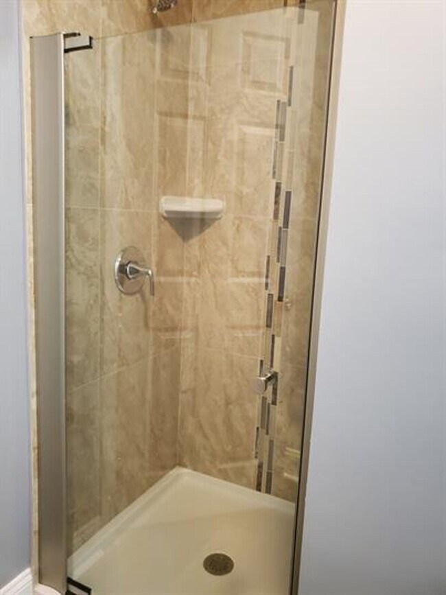 Building Photo - 1607 Division St