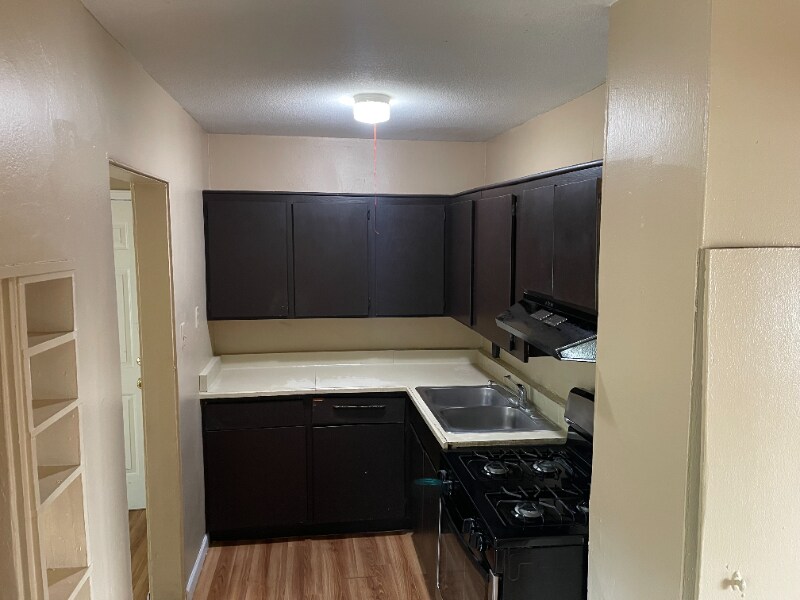 Building Photo - 100 N M St