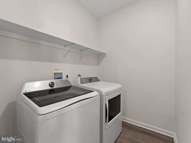Building Photo - 202 Thompson Dr