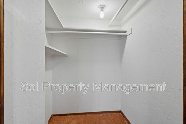 Building Photo - 147 Seacliff Dr