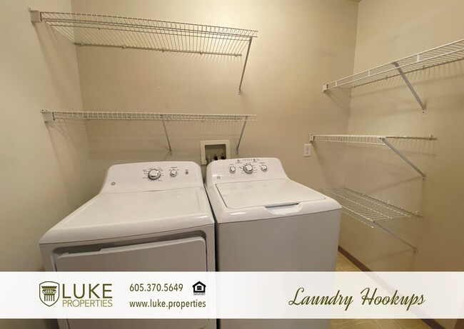 Building Photo - 2104 S Cambridge Ave