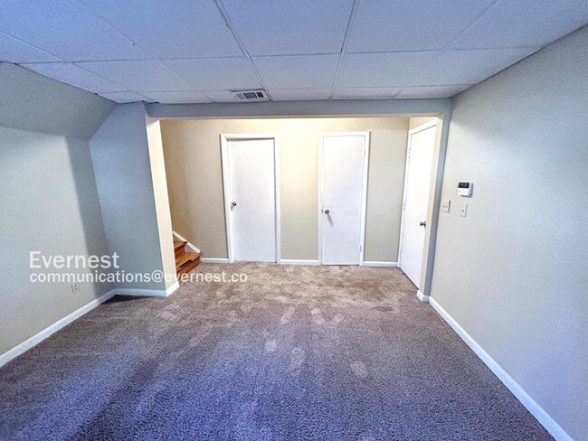 Building Photo - 493 Village Square Ct