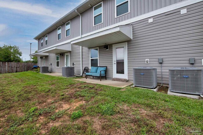 Building Photo - 6316 Grove Park Dr