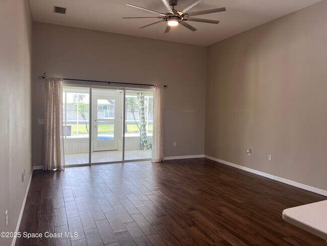 Building Photo - 1536 Grand Isle Blvd