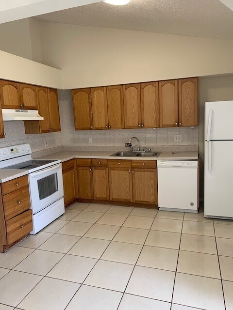 Building Photo - 843 Franconville Ct