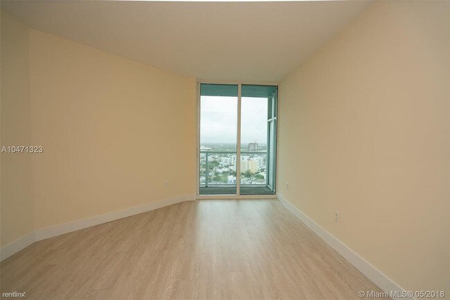 Building Photo - 2 br, 2.5 bath  - 1900 N Bayshore Dr # 3