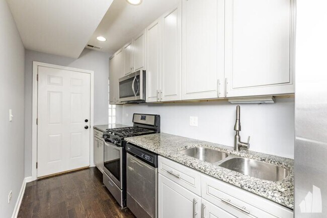 Building Photo - 2 bedroom in Maywood IL 60153