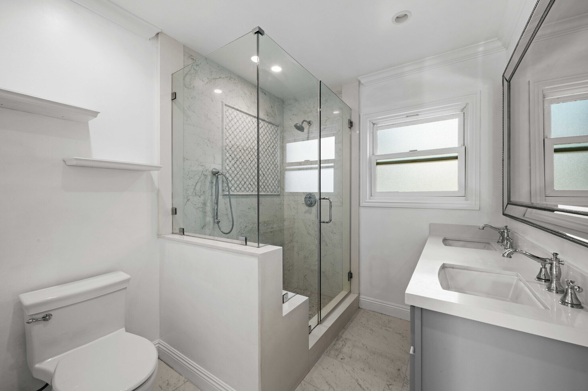 Building Photo - 1621 Hi Point St