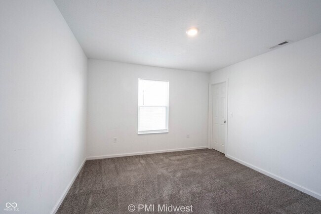 Building Photo - 3975 Fenwick Ln